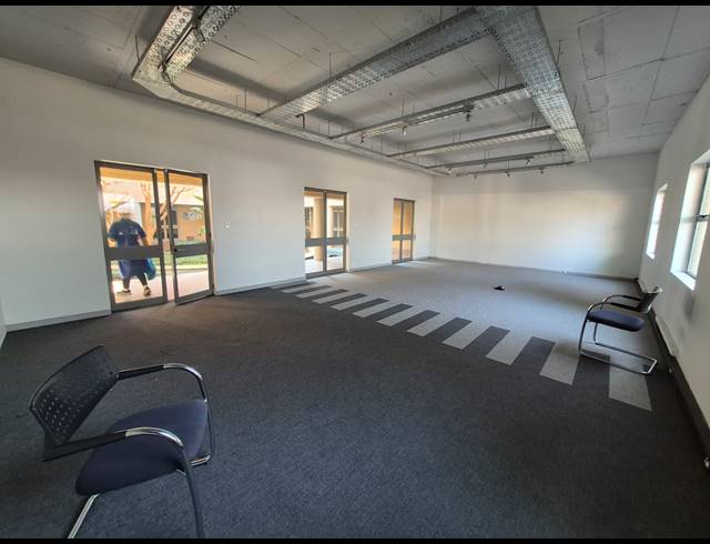 73M² OFFICE TO LET IN RIVONIA